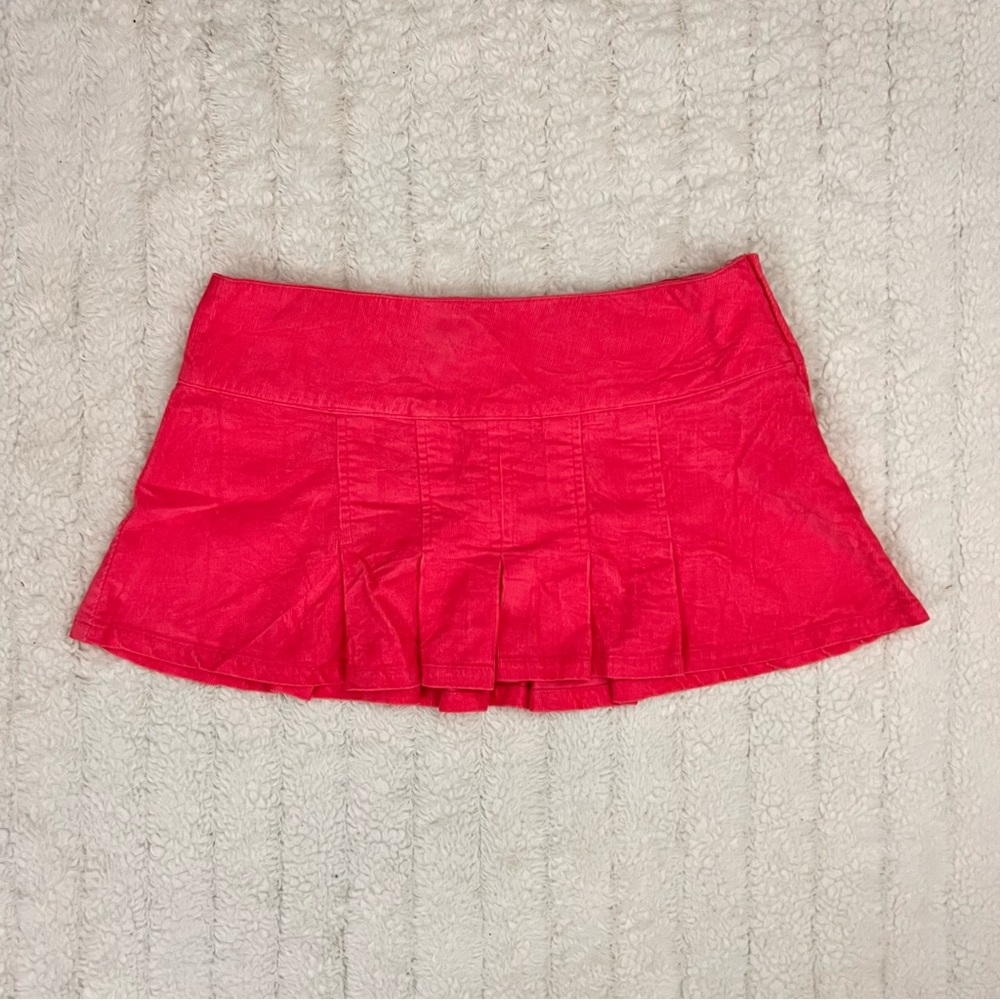 Classic y2k Steve & Barry’s hot pink micro mini skirt 💘
